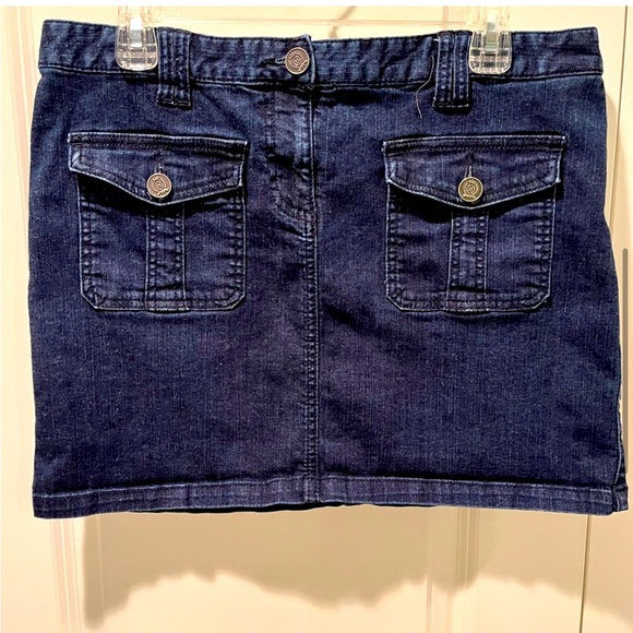 Tommy Hilfiger Dresses & Skirts - Tommy Hilfiger Dark Wash Denim Mini Skirt w/ Pockets!